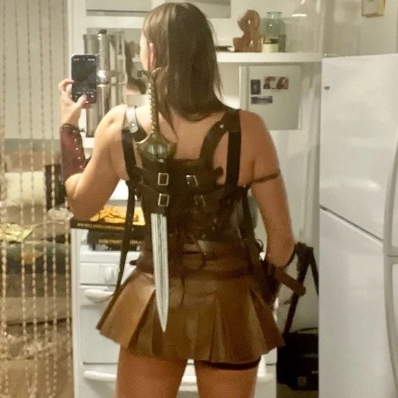 Zena Warrior Princess Halloween costume - Picture 3 of 4